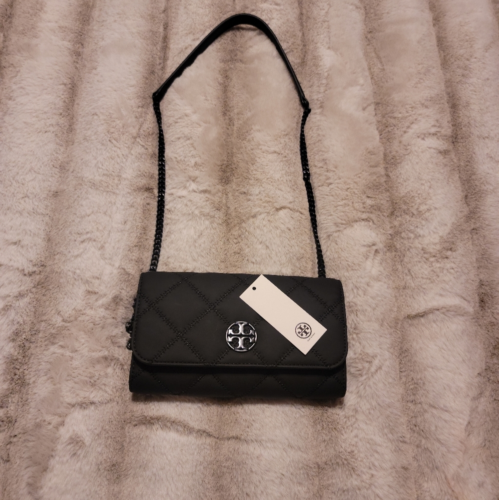 NWOT TORY BURCH MATTE BLACK ⚫️ 🖤🖤 CROSS BODY/ CLUTCH